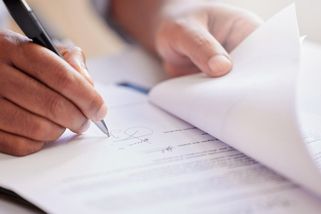 Šmejdi nabízejí drahou elektřinu i plyn. Pozvou se k vám domů a chtějí odměnu - Seznam Zprávy